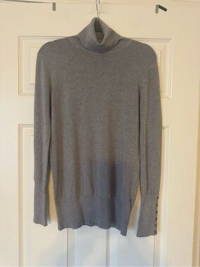 Zara Gray Turtleneck Sweater - detailed button sleeves Sz L